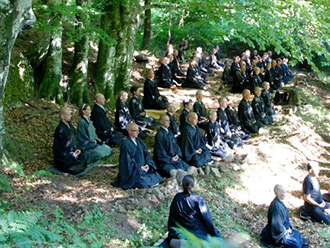 zazen près de la rivière