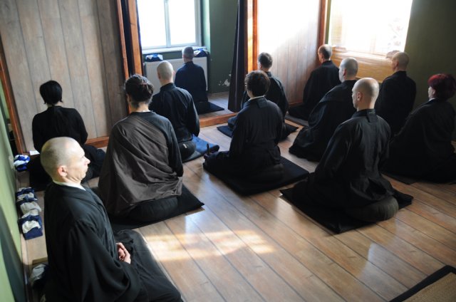 Prarique de zazen au Dojo de Budapest