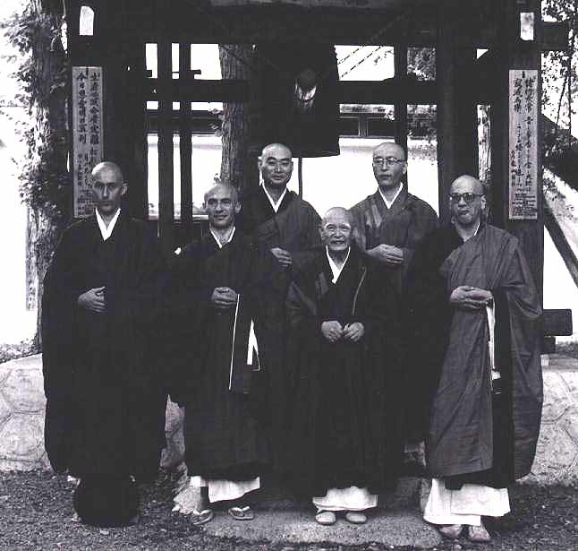 Maître Niwa Zenji, la plus haute autorité du Zen Soto au Japon remet le Shiho
